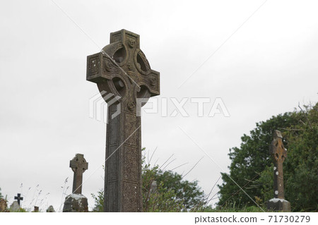Crosses and cementery in Bantry, West Cork, Ireland Crosses and cementery in Bantry, West Cork, Ireland 71730279