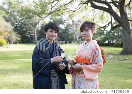 Standing party image 71730309