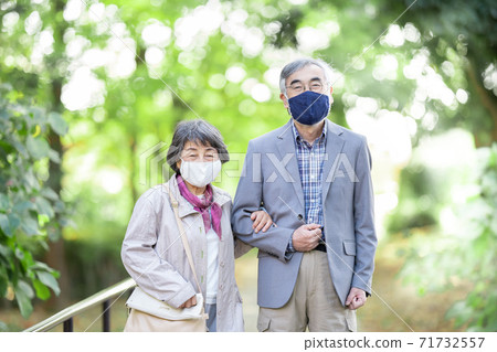 Senior couple Senior couple 71732557