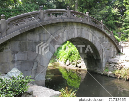 Koishikawa Korakuen的Yen Tsukihashi Koishikawa Korakuen的Yen Tsukihashi 71732665
