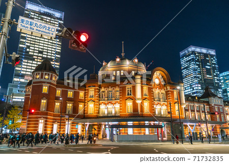 Tokyo cityscape of Japan View of Tokyo Station Marunouchi North Exit and red brick station building (Corona green light? Red light?) = November 19 Tokyo cityscape of Japan View of Tokyo Station Marunouchi North Exit and red brick station building (Corona green light? Red light?) = November 19 71732835