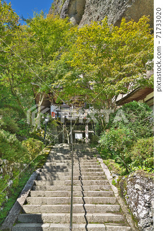 [Kaiganyama Iwayaji Temple] (Shikoku Sacred Site No. 45 Fudasho) Nanatori, Kumakogen-cho, Kamiukiana-gun, Ehime Prefecture 71733020