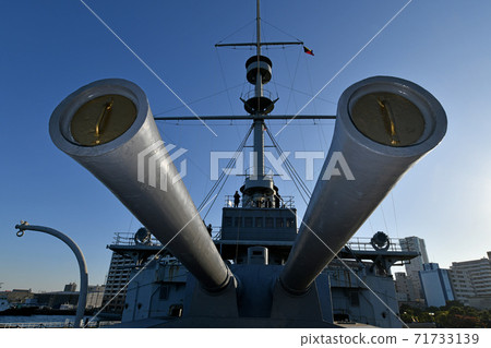 <神奈川縣>世界三大紀念艦“三ika”的前炮在橫須賀基地附近的海岸展出 71733139