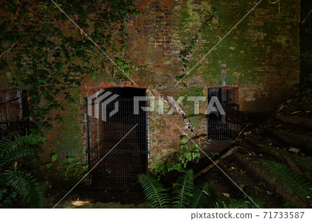 <Kanagawa> Sarushima, an uninhabited island that was used as a military fortress during the war 71733587