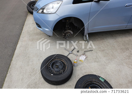 Tire change (jack up) 03 71733621