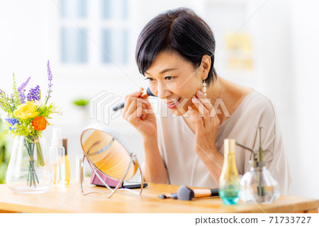 高級女性美 71733727