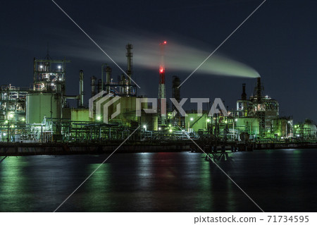 川崎市千鳥運河工廠夜景 川崎市千鳥運河工廠夜景 71734595