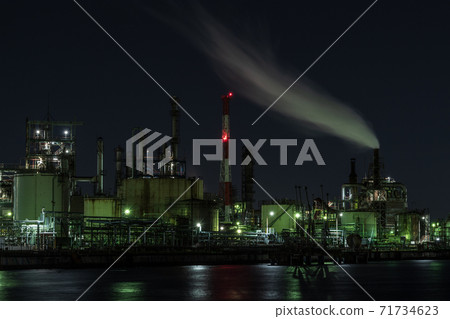 Kawasaki City Night view of the factory from the Chidori Canal 71734623