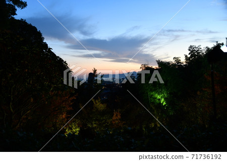 秋天的高台寺的日落 秋天的高台寺的日落 71736192