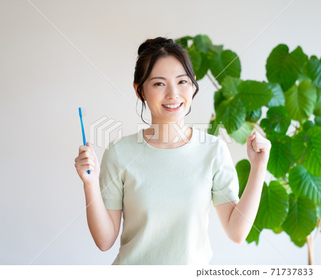 膽量用牙刷擺姿勢 71737833