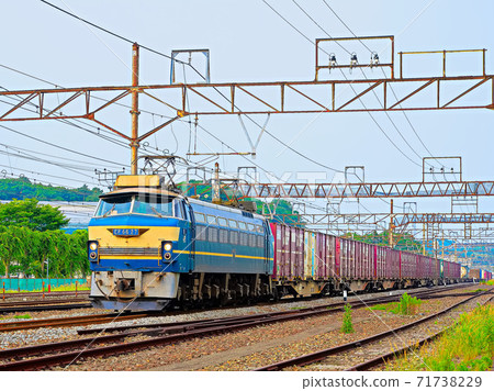 Fast-moving freight train Fast-moving freight train 71738229