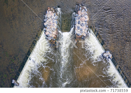 boat chute with surfing wave 71738559