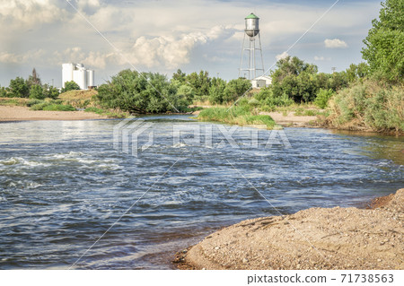 South Platte River in summer scenery 71738563