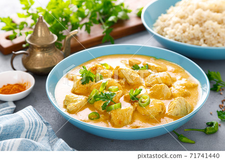 Chicken tikka masala curry, traditional indian cuisine 71741440