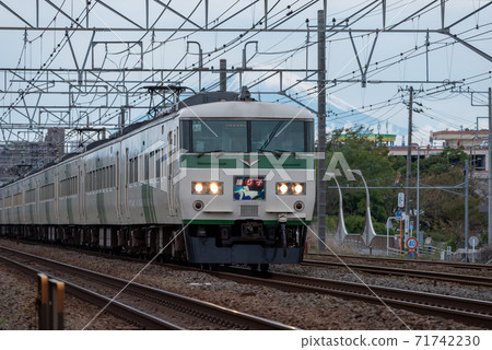 185 series dancer 71742230