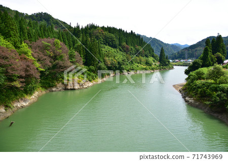 從忠武線忠武站到會津川口站的各站及其周邊的風景 71743969