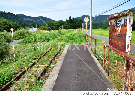 Scenery of each station and its surroundings from Tadami Station on the Tadami Line to Aizu-Kawaguchi Station 71744002