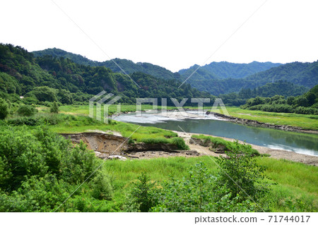 Scenery of each station and its surroundings from Tadami Station on the Tadami Line to Aizu-Kawaguchi Station Scenery of each station and its surroundings from Tadami Station on the Tadami Line to Aizu-Kawaguchi Station 71744017