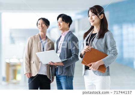 Business meeting businessman engineer office 71744137