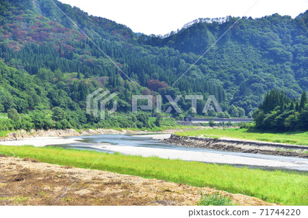 從忠武線忠武站到會津川口站的各站及其周邊的風景 從忠武線忠武站到會津川口站的各站及其周邊的風景 71744220