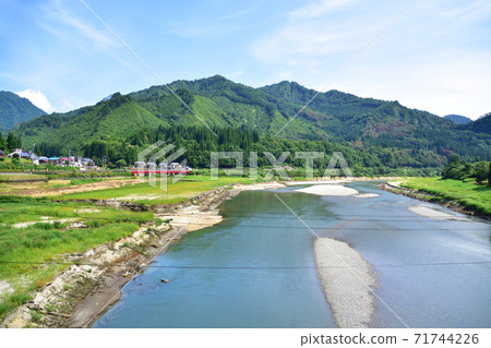 Scenery of each station and its surroundings from Tadami Station on the Tadami Line to Aizu-Kawaguchi Station 71744226