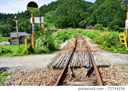 Scenery of each station and its surroundings from Tadami Station on the Tadami Line to Aizu-Kawaguchi Station 71744256