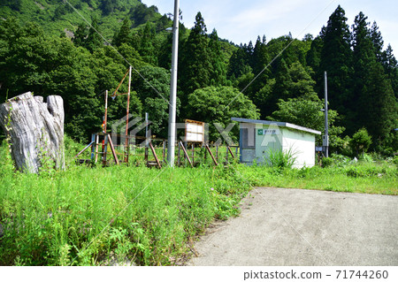 Scenery of each station and its surroundings from Tadami Station on the Tadami Line to Aizu-Kawaguchi Station Scenery of each station and its surroundings from Tadami Station on the Tadami Line to Aizu-Kawaguchi Station 71744260