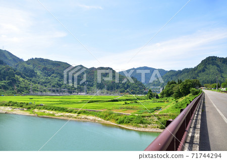 Scenery of each station and its surroundings from Tadami Station on the Tadami Line to Aizu-Kawaguchi Station 71744294