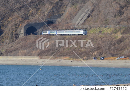 Temporary limited express "Hokuto" (follow-up) who ran on behalf of an early model car due to a vehicle accident 71745532