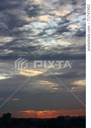 早晨的空氣 71745902