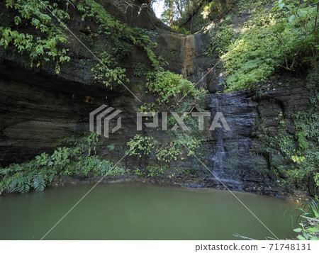 Yamaguchi Fudo Waterfall 71748131