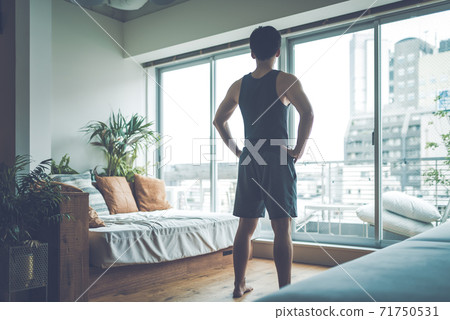 男性肖像 71750531