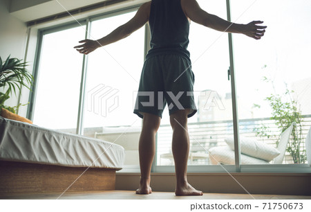 男性肖像 71750673