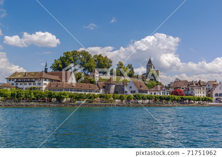 View of Rapperswil, Switzerland View of Rapperswil, Switzerland 71751962