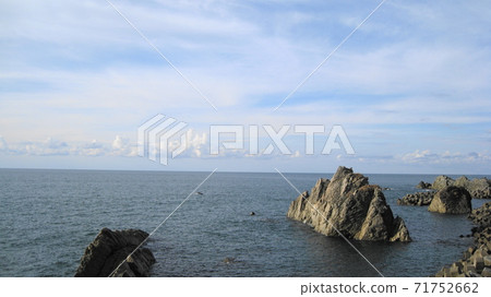 Sea of Japan on the Udomari coast of Murakami city Sea of Japan on the Udomari coast of Murakami city 71752662