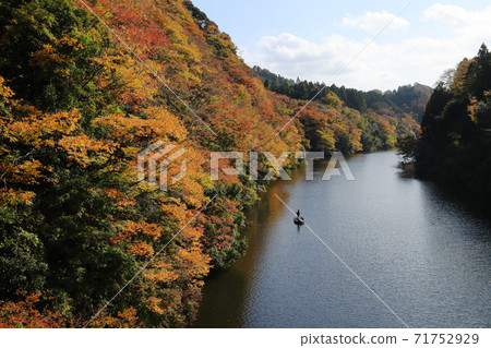 龜山湖(君津市) 龜山湖(君津市) 71752929