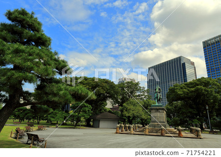 東京徒步，皇宮外苑，正成正立雕像 71754221