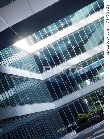 Building Building 71755028