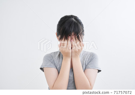 Japanese girls junior high school students who hide their faces 71757072