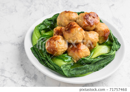 Chicken dumplings and bok choy bean paste Chicken dumplings and bok choy bean paste 71757468