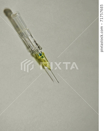 Surflo針（留置針），滴液，大小為24G（黃色） 71757685