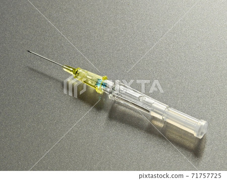 Surflo針（留置針），滴液，大小為24G（黃色） 71757725