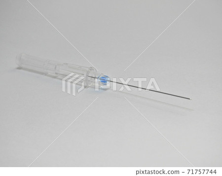 Surflo needle (indwelling needle), drip, size 24G (yellow) 71757744