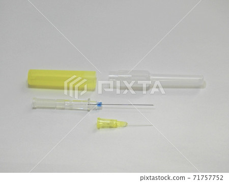 Surflo針(留置針),滴液,大小為24G(黃色) Surflo針(留置針),滴液,大小為24G(黃色) 71757752