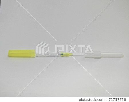 Surflo needle (indwelling needle), drip, size 24G (yellow) 71757756