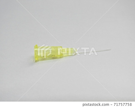 Surflo針(留置針),滴液,大小為24G(黃色) Surflo針(留置針),滴液,大小為24G(黃色) 71757758