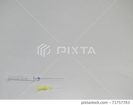 Surflo針(留置針),滴液,大小為24G(黃色) Surflo針(留置針),滴液,大小為24G(黃色) 71757763