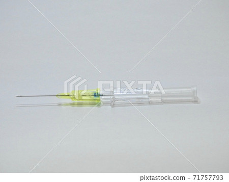 Surflo針(留置針),滴液,大小為24G(黃色) Surflo針(留置針),滴液,大小為24G(黃色) 71757793