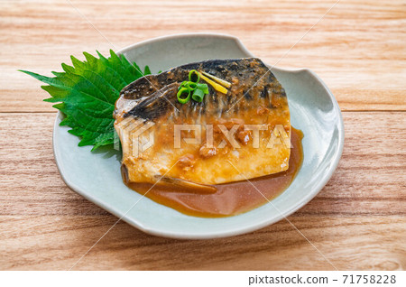 用鯖魚燜鯖魚 用鯖魚燜鯖魚 71758228