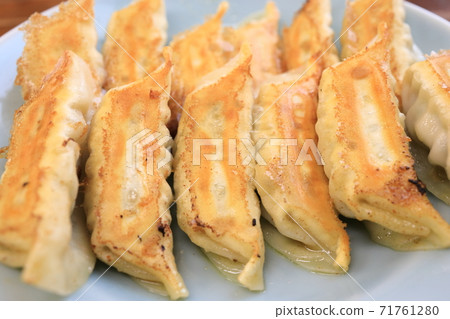 美味的宇都宮烤餃子 美味的宇都宮烤餃子 71761280